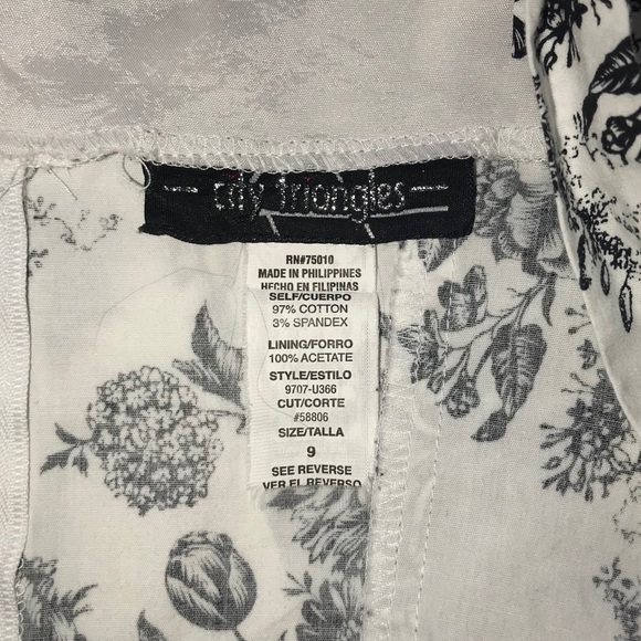 CITY TRIANGLES B&W FLORAL DRESS SIZE 9 - Picture 5 of 6